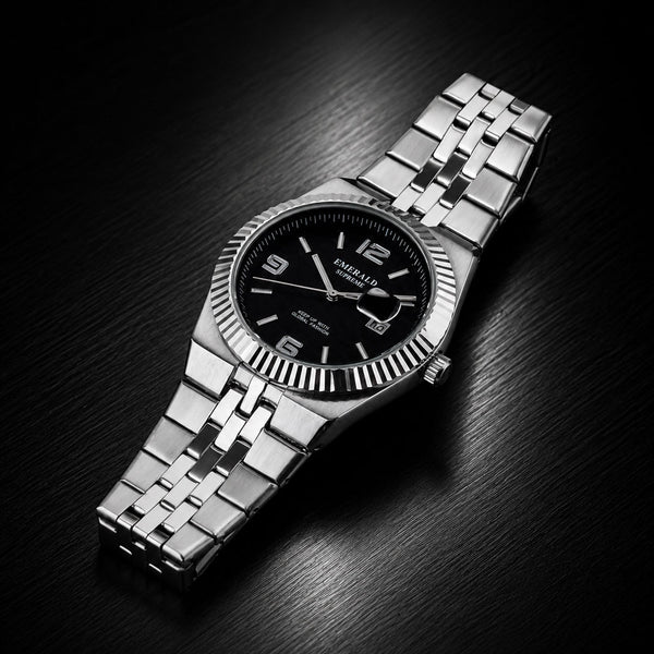 Emerald Land-Dweller ES-4095 Black Dial silver Bracelet Men's Watch